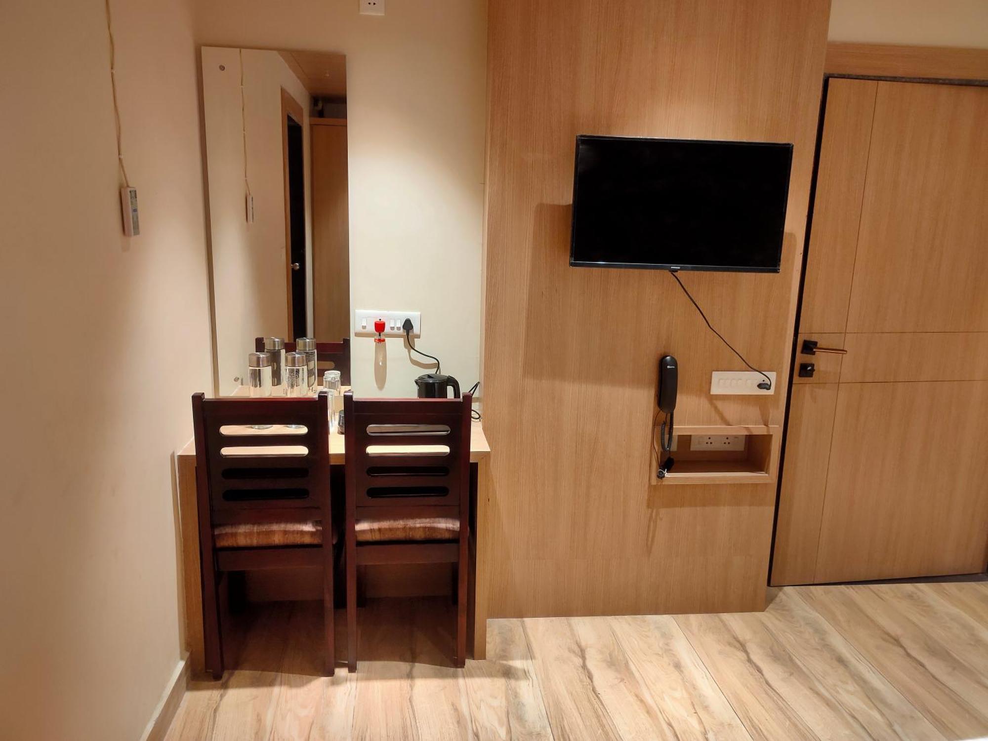 Hotel Mellow Mood Μπουμπάνεσβαρ Εξωτερικό φωτογραφία